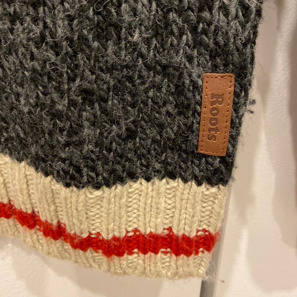 Roots Pullover Cabin Sweater - Picture 7 of 7